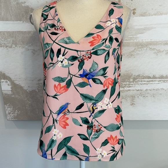Finn & Grace pink Floral & Bird blouse size small (nwt) - Picture 2 of 5